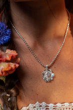 Load image into Gallery viewer, Bua Luang