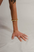 Load image into Gallery viewer, Dauer Larva Cuff