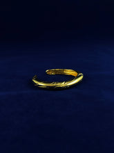 Load image into Gallery viewer, Dauer Larva Cuff