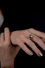 Load image into Gallery viewer, Ball Charm Ring