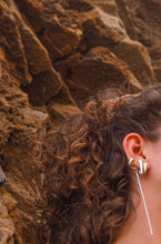 Lade das Bild in den Galerie-Viewer, Trio Helica x Iānus Earrings
