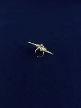 Load image into Gallery viewer, Yoka Ear Cuff
